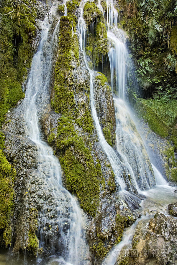 保加利亚克鲁苏纳瀑布的惊人景色