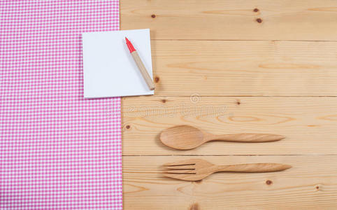 桌子 台布 毛巾 厨房 纹理 厨房用具 餐厅 木材 家庭