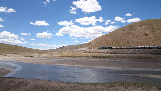 天空 自然 清晰 风景 瓷器 岩石 美丽的 环境 铁路 火车