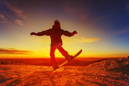 竞争 天空 下坡 危险 危险的 举起 滑雪板 乐趣 度假村