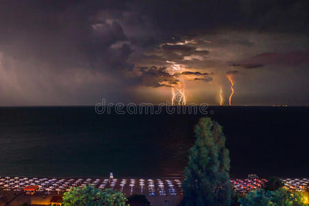 暴风雨 瓦尔纳 保加利亚 闪电 酒店 娱乐 求助 屋顶 自然