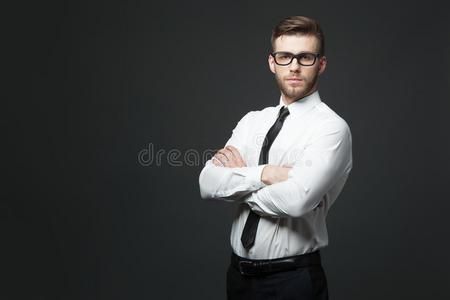 男人 经理 玻璃杯 复制空间 衣领 眼镜 商业 年代 雇员