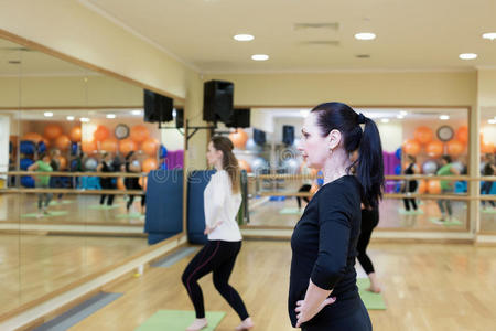 照顾 腹部 体操 肌肉 俱乐部 健康 女孩 运动员 平衡