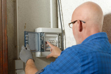 安装 控制 电路 工作 修理工 电学 维修 电工 建筑 能量