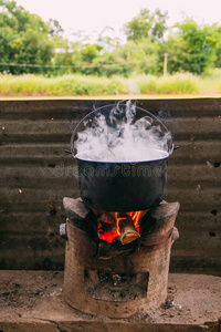 炉子溢价用炉子烧水照片
