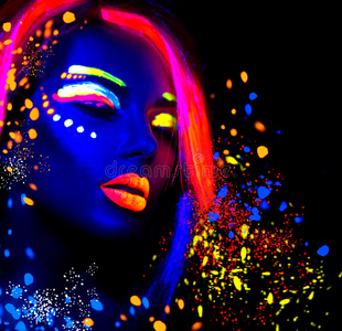 女福娃赏花灯霓虹灯下的时尚模特女人照片