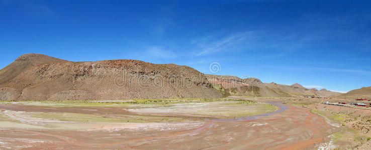 沙漠中干燥的河谷