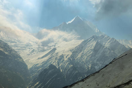 瀑布 徒步旅行 风景 射线 远足 亚洲 公司 尼泊尔 高的