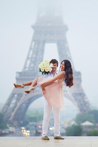 情人 人类 约会 幸福 巴黎人 家庭 连衣裙 花束 城市