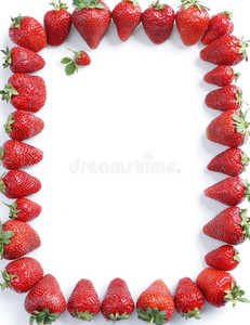 白色背景上草莓的框架。