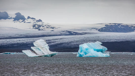 冰岛火山湖蓝色冰川冰