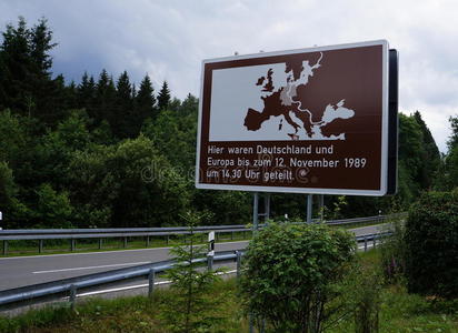 东德和西德边境公路标志