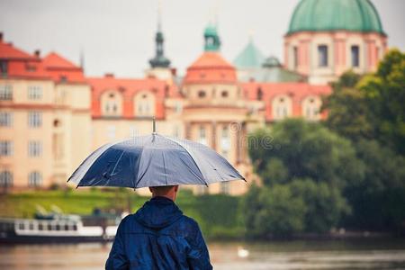 雨滴 孤独 滴下 生活 离开 孤独的 代表 路堤 夹克 保护