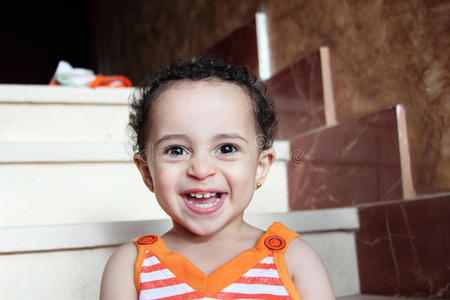 阿拉伯语 婴儿 有趣的 幸福 穆斯林 微笑 新生儿 埃及人