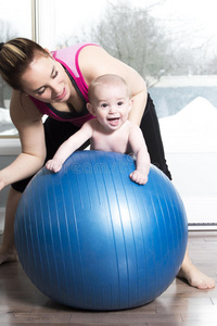 母亲 婴儿 闲暇 活动 身体 健康 可爱的 练习 体操 乐趣