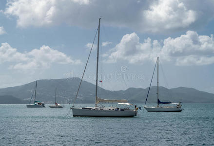 在岛山附近的海上船只