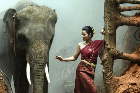 美女 森林 动物 女孩 缅甸 印度尼西亚 瓷器 象牙色 柬埔寨