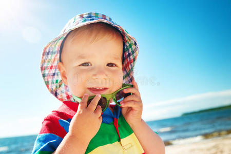 帽子 健康 可爱极了 宝贝 古老的 微笑 小孩 海滩 童年