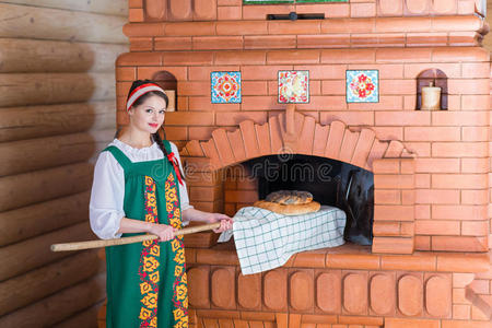 女人 木材 村庄 烤箱 国家 烹饪 房子 风景 房间 女孩