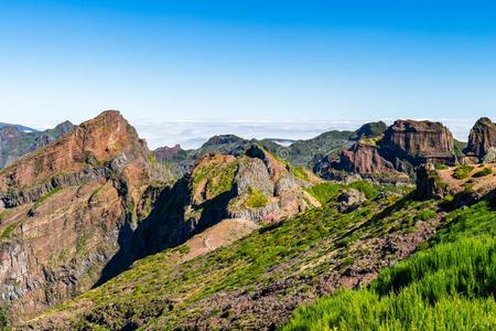 悬崖 空气 自由 毛茸茸的 岩石 高的 天空 云景 平流层