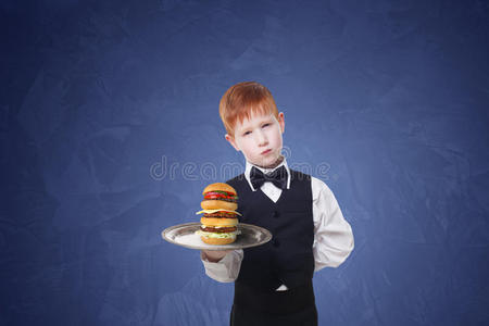 汉堡 学龄前儿童 食物 小孩 礼物 可爱的 援助 男孩 餐饮