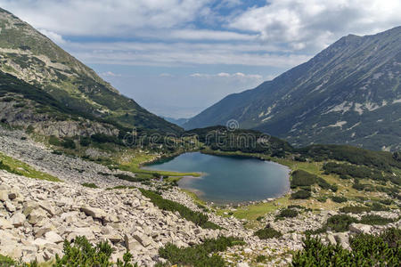 神奇的穆拉托沃湖全景，皮林山