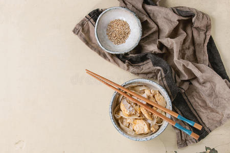 筷子 芝麻 面条 烹饪 午餐 奶油 中国人 泰语 乌冬 晚餐