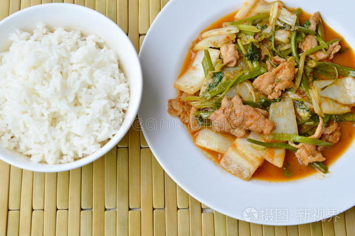 油炸 中国人 甘蓝 搅拌 杯子 粮食 调料品 盘子 消化