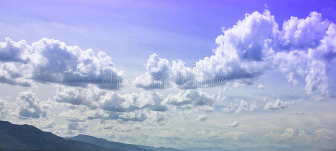 潮湿 阴天 空气 照片 气候 气氛 蔚蓝 降水量 颜色 美女