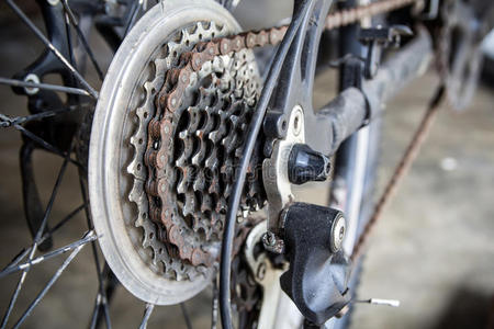 机器 维修 自行车 老年人 运输 齿轮 周期 摩托车 修理