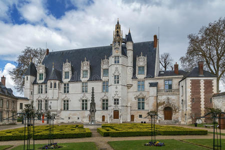 法国波瓦的前主教宫殿