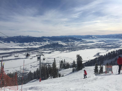 冒险 滑雪 自由的 滑雪者 冬天 牛腿 求助 专家 娱乐