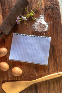 笔记 空的 胡椒粉 勺子 复制 草本植物 薄荷 桌子 厨房