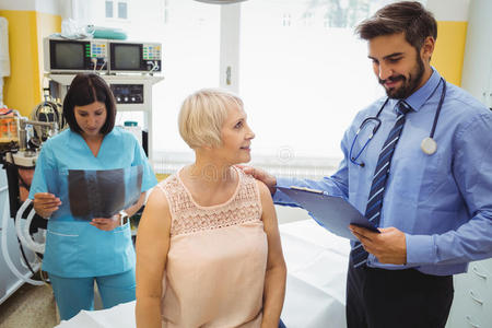 相互作用 病人 专业知识 照顾 在室内 医生 通信 检查