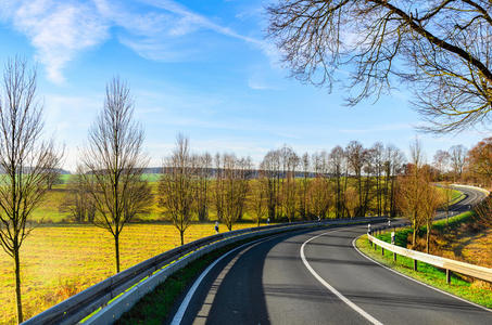 秋天的道路场景照片