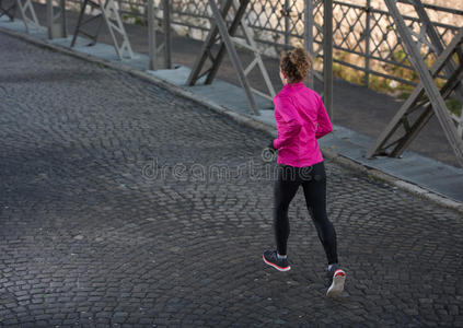 女孩 城市 闲暇 复古的 慢跑者 早晨 运动 马拉松赛跑