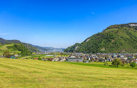 瑞士阿尔卑斯山的乡村景观