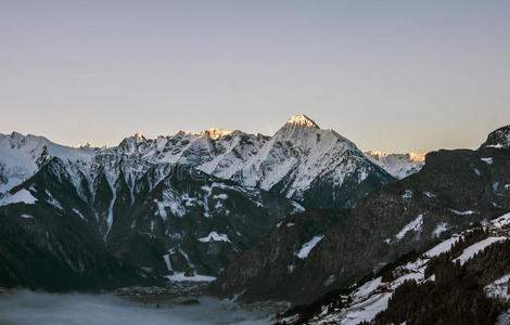 冰川 运动 美丽的 欧洲 天空 风景 徒步旅行 地平线 滑雪者