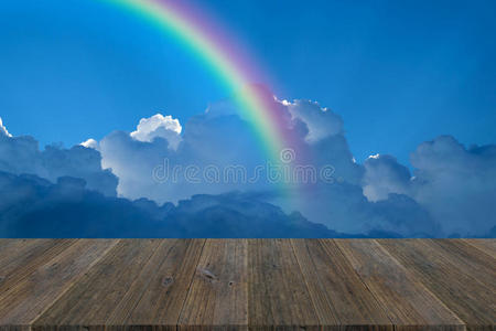 蓝天云与木台和彩虹