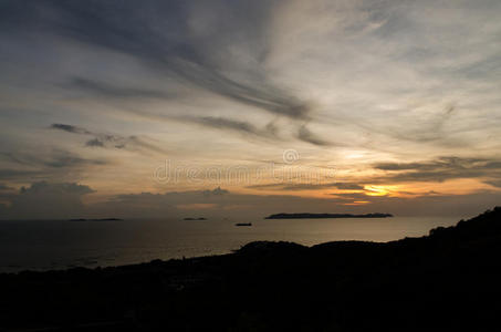 天堂 天空 地平线 夏天 美丽的 颜色 轮廓 海的 太阳