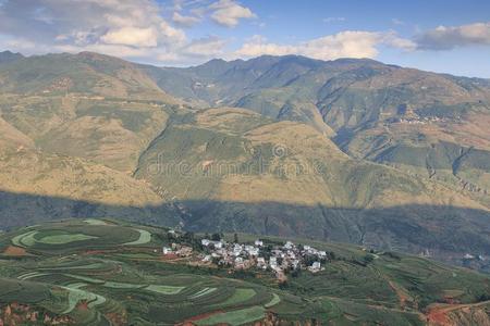 东川红色土地全景，中国云南省的地标之一