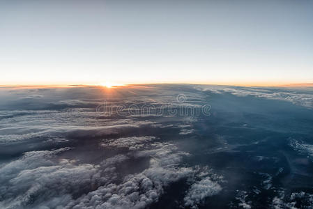 空中日出