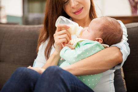 妈妈 母亲 起源 西班牙裔 喂养 牛奶 拉丁语 婴儿 宝贝