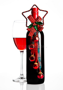 一瓶和一杯红酒圣诞装饰