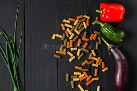 产品 食物 茄子 通心粉 洋葱 颜色 营养 胡椒粉 木板