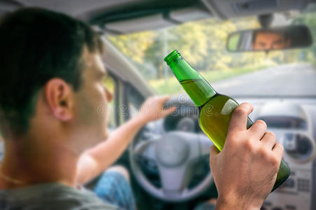 瓶子 男人 醉的 运输 公路 酗酒 意外 处罚 罪犯 饮酒