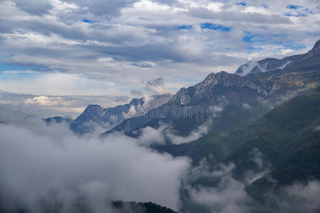 草地 季节 场景 复制 公园 高的 天空 小山 自然 岩石