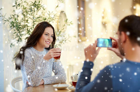 夫妇 家庭 照片 男人 饮酒 在室内 餐厅 咖啡馆 电话