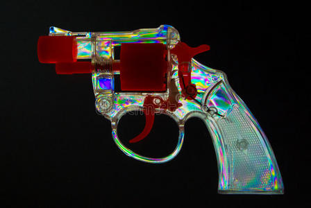 小马桶玩具枪的交叉极化图像照片