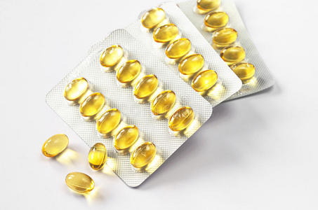 鱼肝油胶囊保健品图片